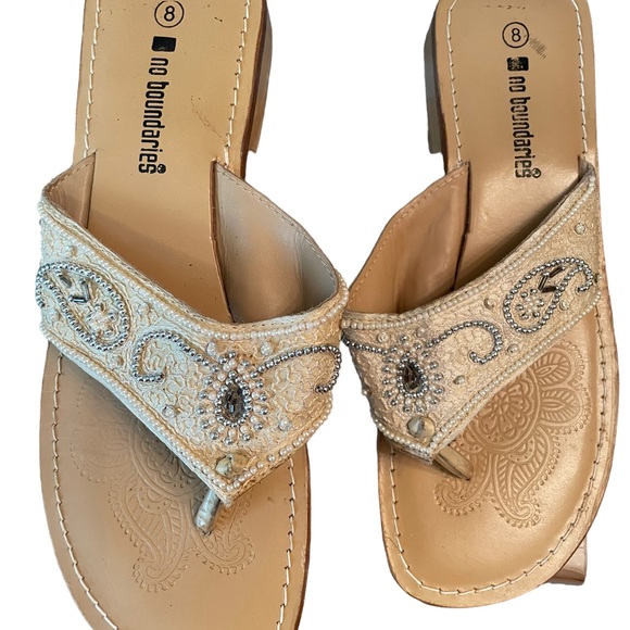 COPY - no boundaries bedazzled woman’s sandals,size 8 - Picture 2 of 7
